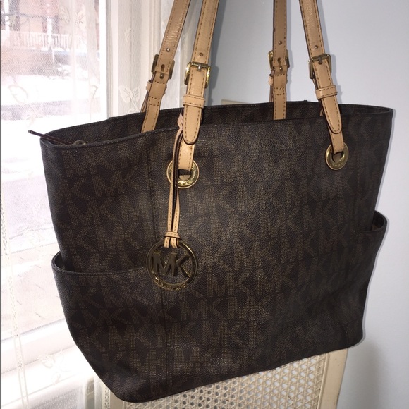PRICE REDUCED‼️Michael Kors signature tote bag - Picture 6 of 8